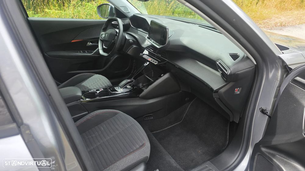 Peugeot e-2008 Allure Pack - 9