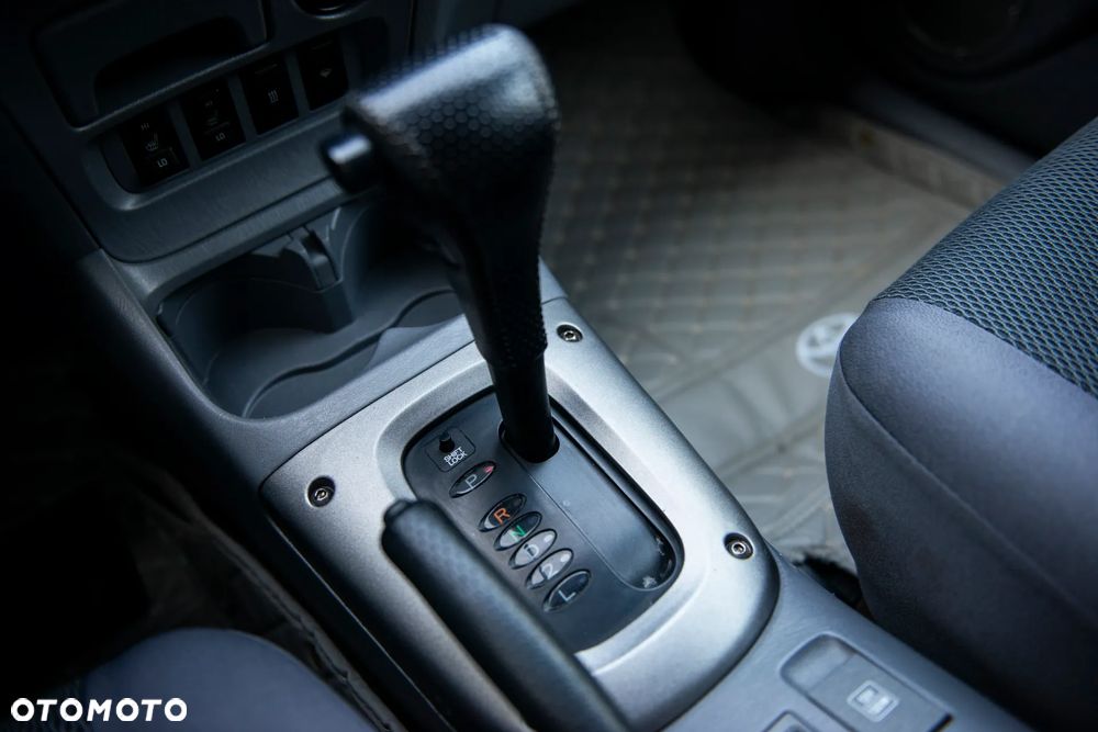 Toyota RAV4 2.0 VVT-i 4x4 - 35