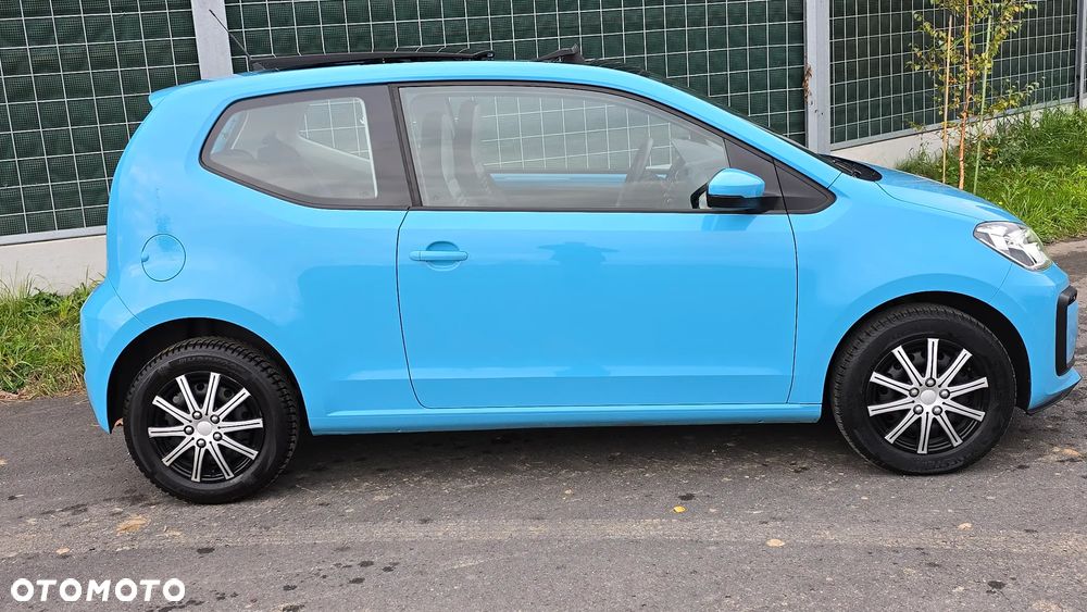 Volkswagen up! TSI (BlueMotion Technology) move - 14