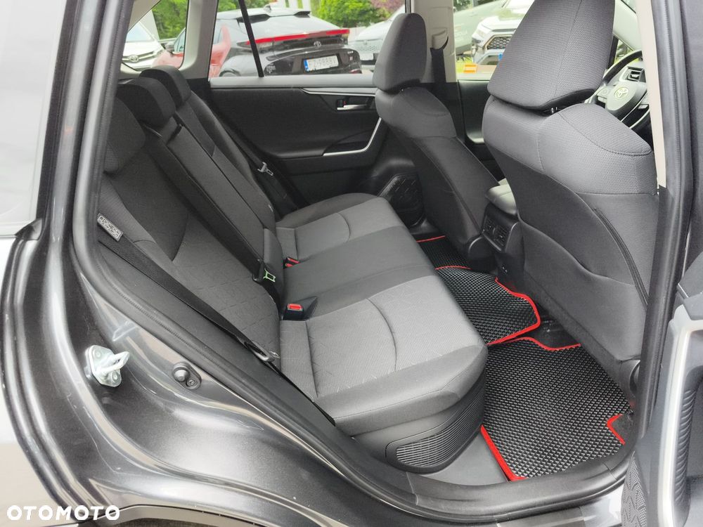 Toyota RAV4 - 10