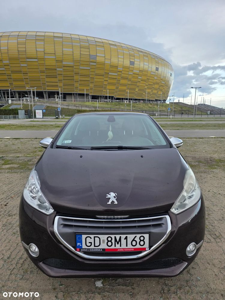 Peugeot 208 - 10