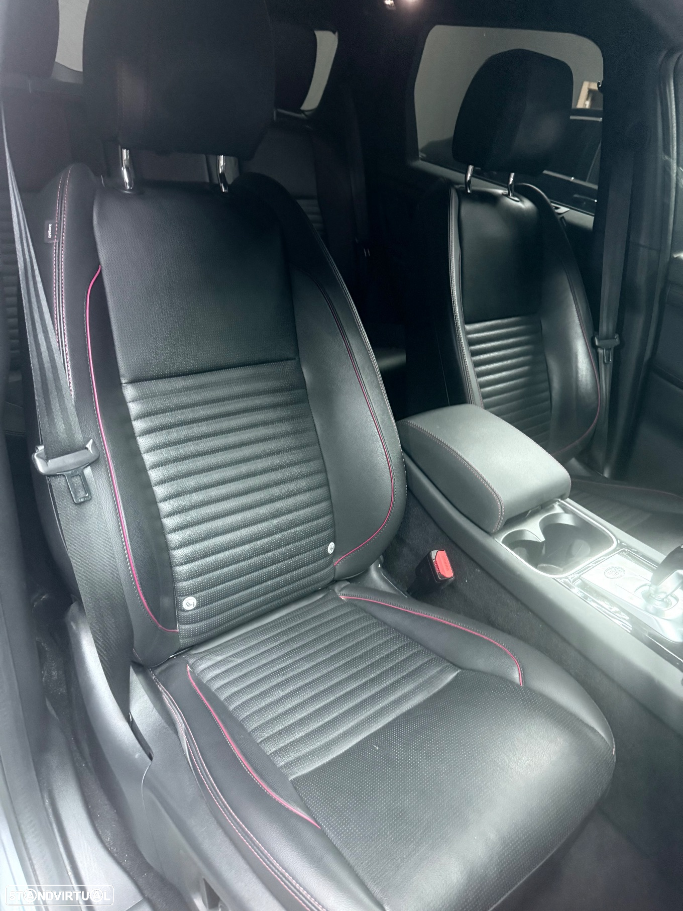 Land Rover Discovery Sport 2.0 D AWD R-Dynamic HSE - 15