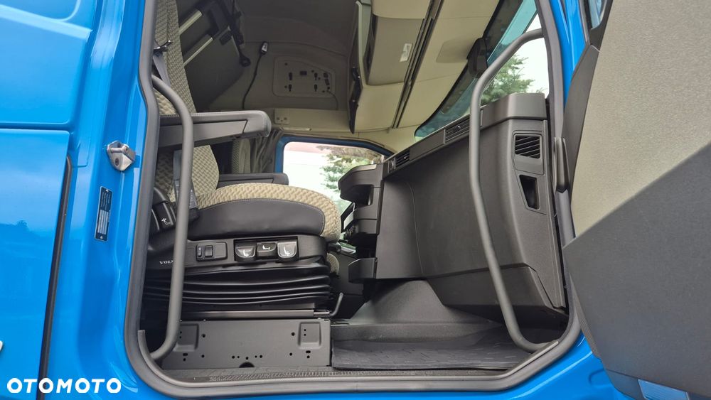 Volvo VOLVO///FH///500///2023/// GLOBETROTTER///XXL///JEDYNE  212 TYŚ KM///KLIMATYZACJA POSTOJOWA///HYDRAULIKA/// ALUFELGI///ZABUDOWY  MIĘDZYOSIOWE///KAMERA/// FULL LED///VIRTUAL COCPIT/// PERFEKCYJNY STAN - 23