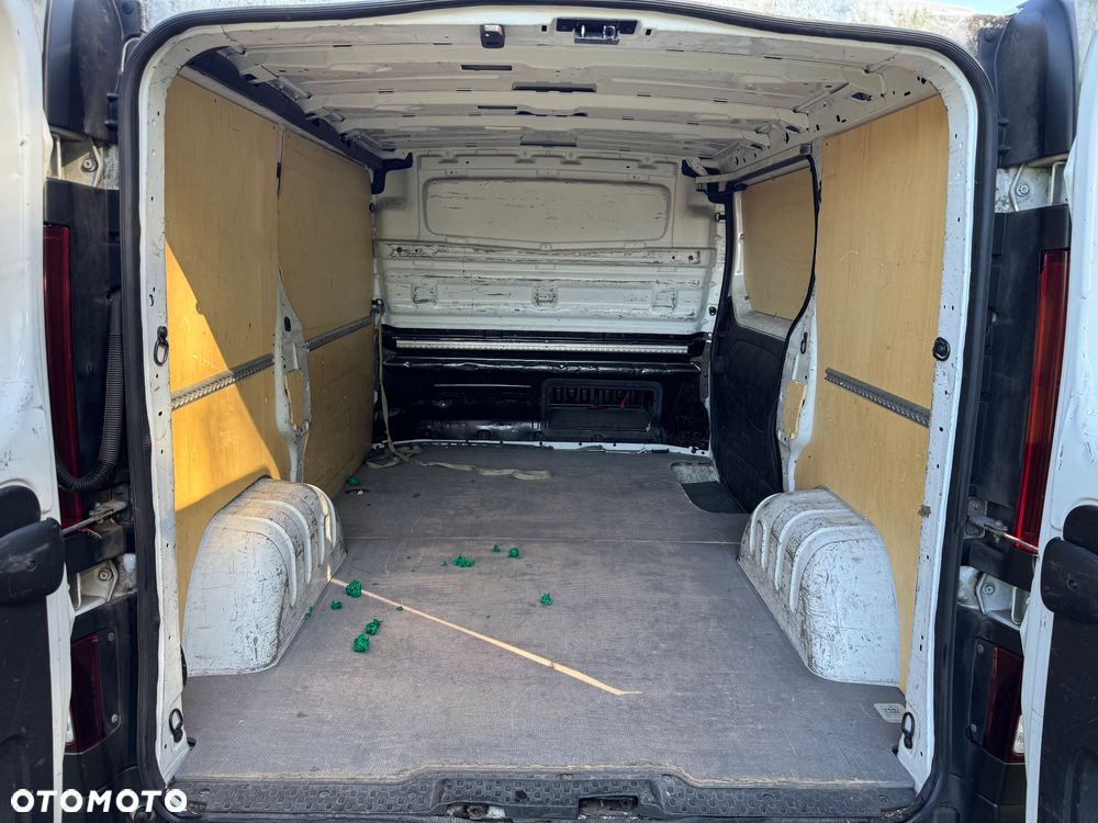 Nissan NV 300 - 21