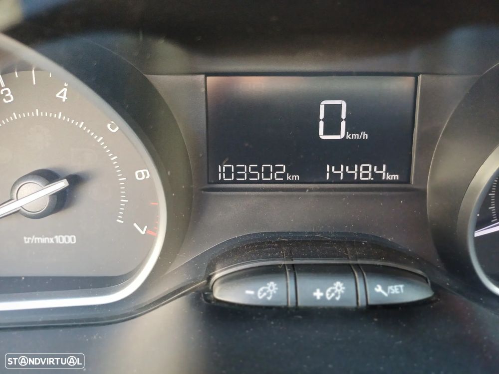Peugeot 208 1.2 PureTech Style - 7