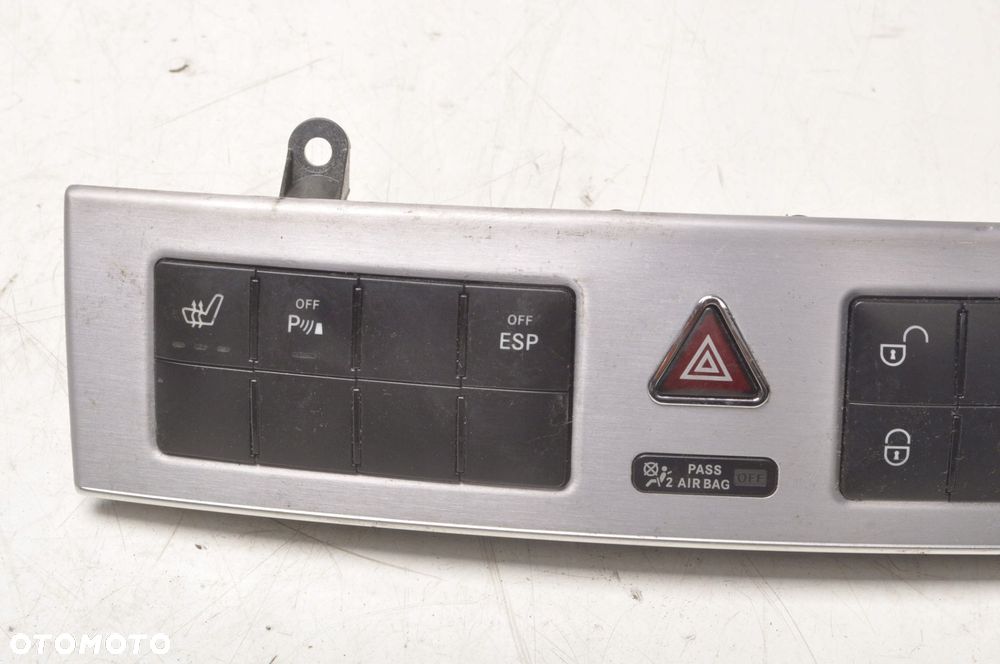 MERCEDES KLASA C W203 PANEL PRZEŁĄCZNIK 2038703010 - 2