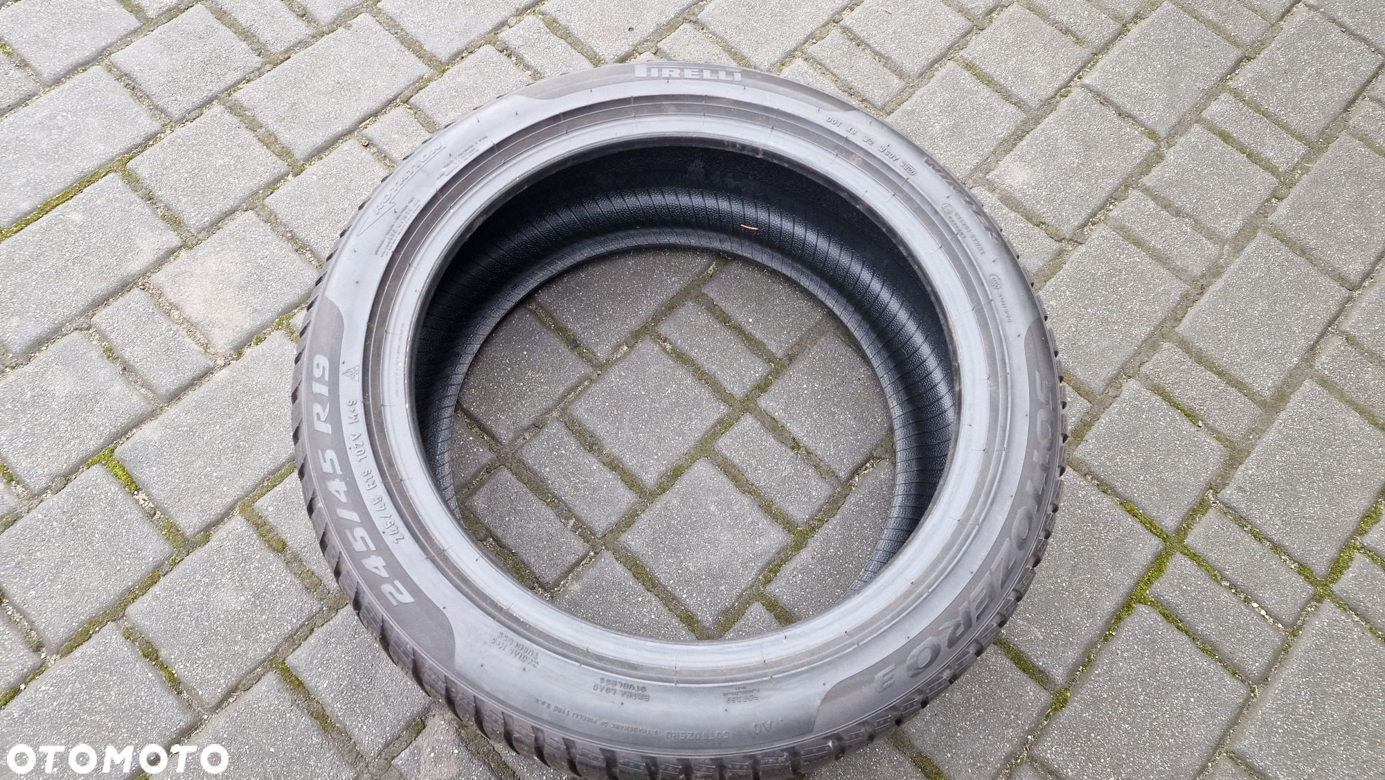 Opona Zimowa Pirelli Sottozero 3 245/45R19 102V 3920 1 szt - 2