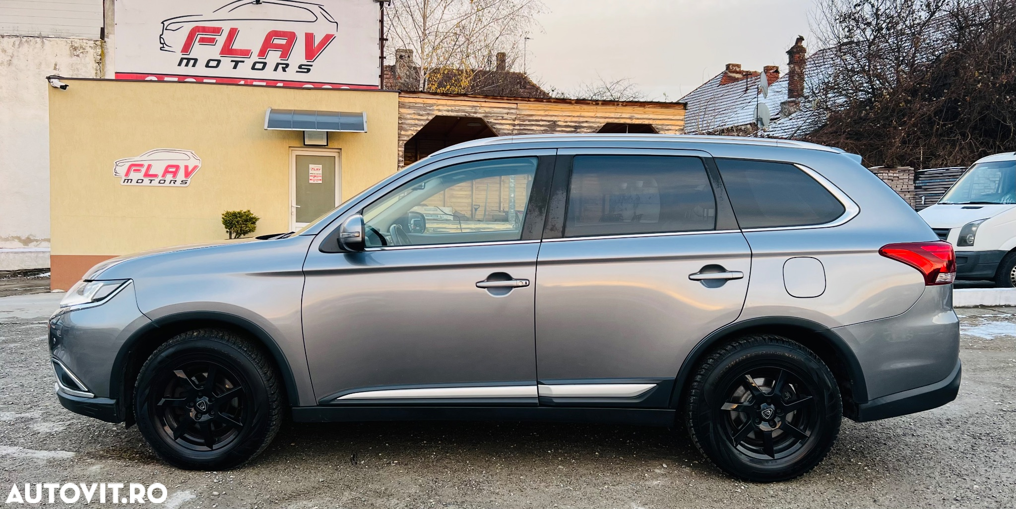 Mitsubishi Outlander 2.2 DI-D 4WD Intense - 28