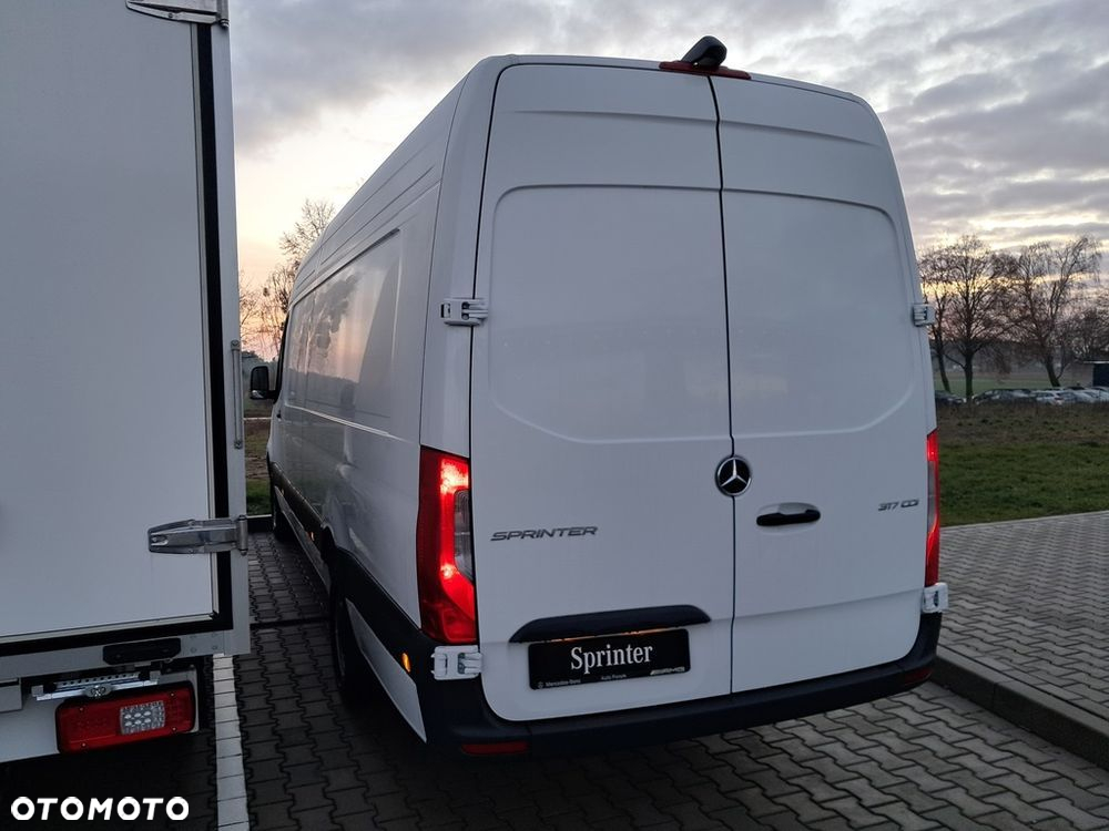 Mercedes-Benz Sprinter - 4