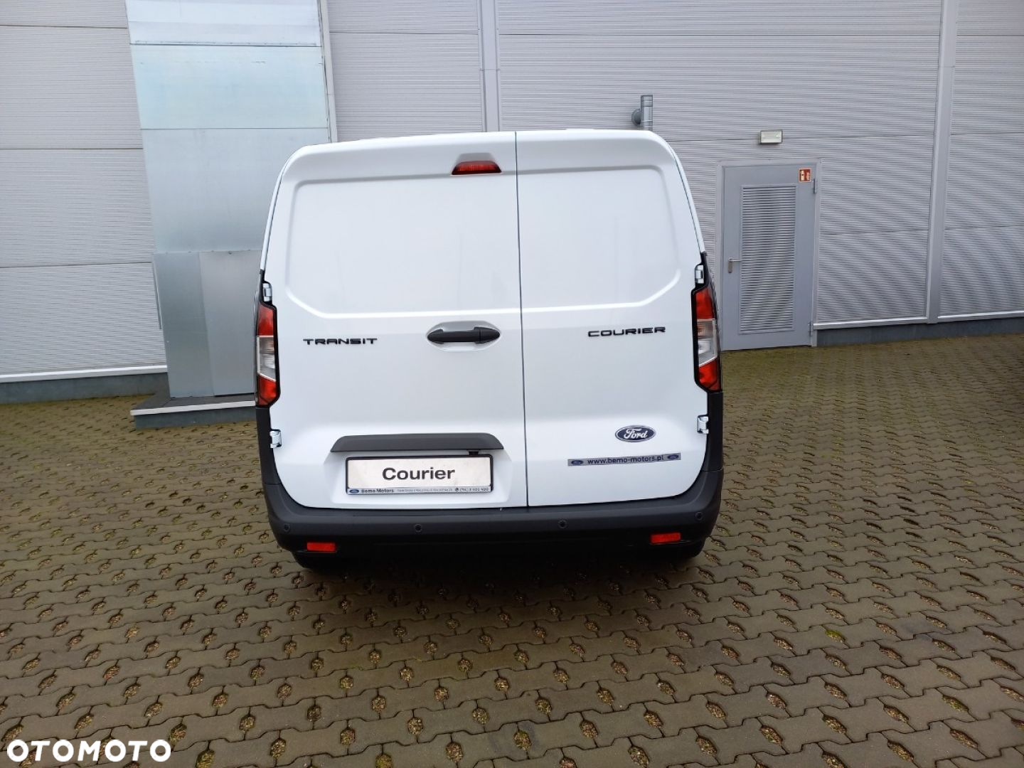 Ford Transit Courier - 4