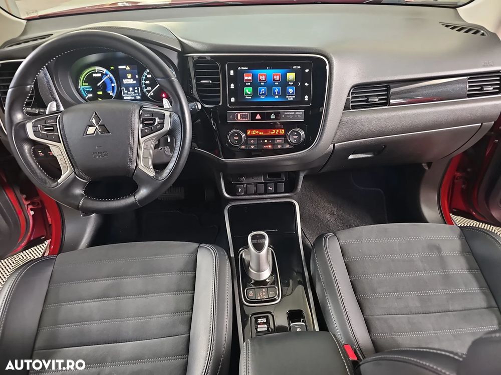 Mitsubishi Outlander - 10