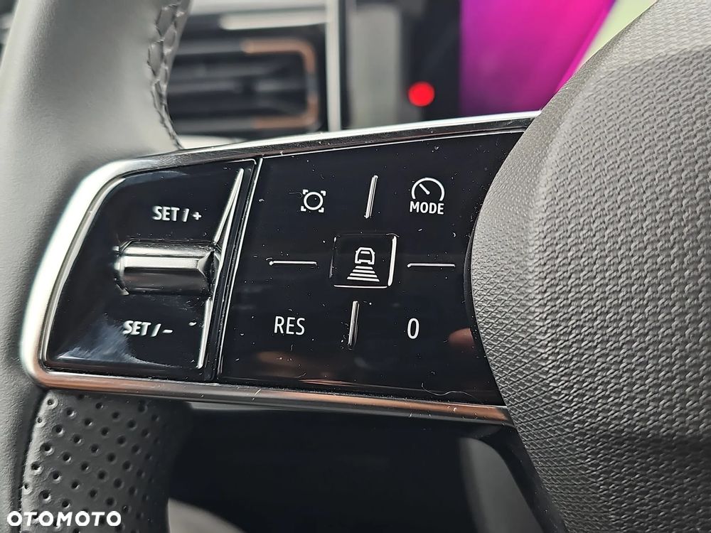 Renault 4 E-Tech 52kWh Comfort Range Techno - 17