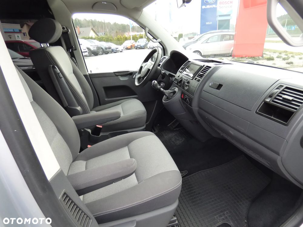 Volkswagen MULTIVAN - 22