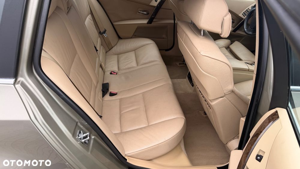 BMW Seria 5 525i - 12