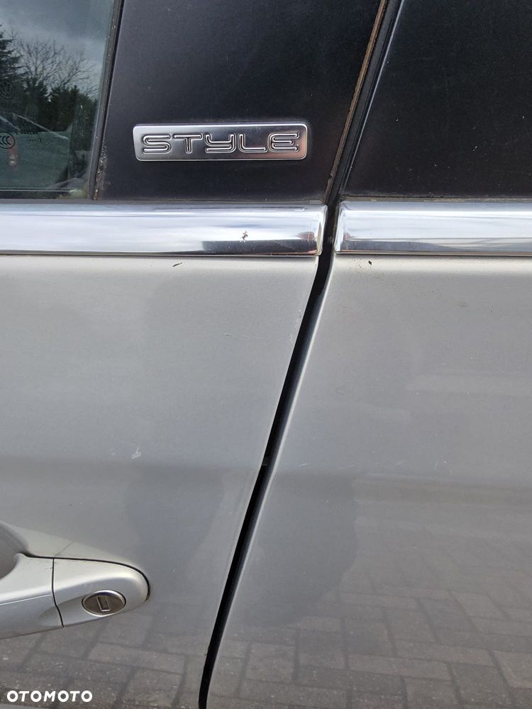 Volkswagen Golf 2.0 TDI DPF Style - 10