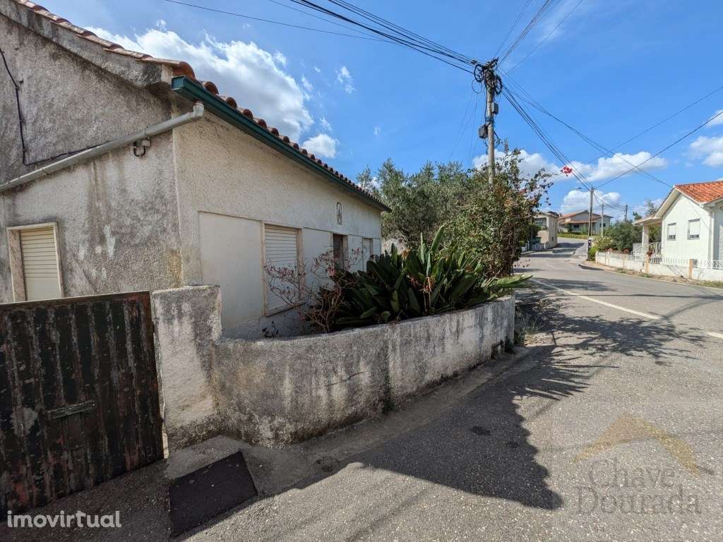 Moradia T3 com anexos e terreno - Grande imagem: 3/22