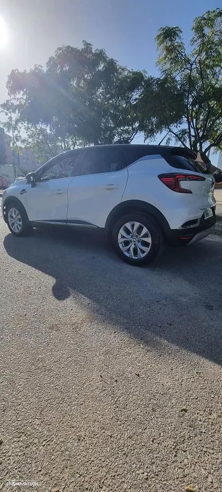 Renault Captur 1.6 E-Tech Intens - 1