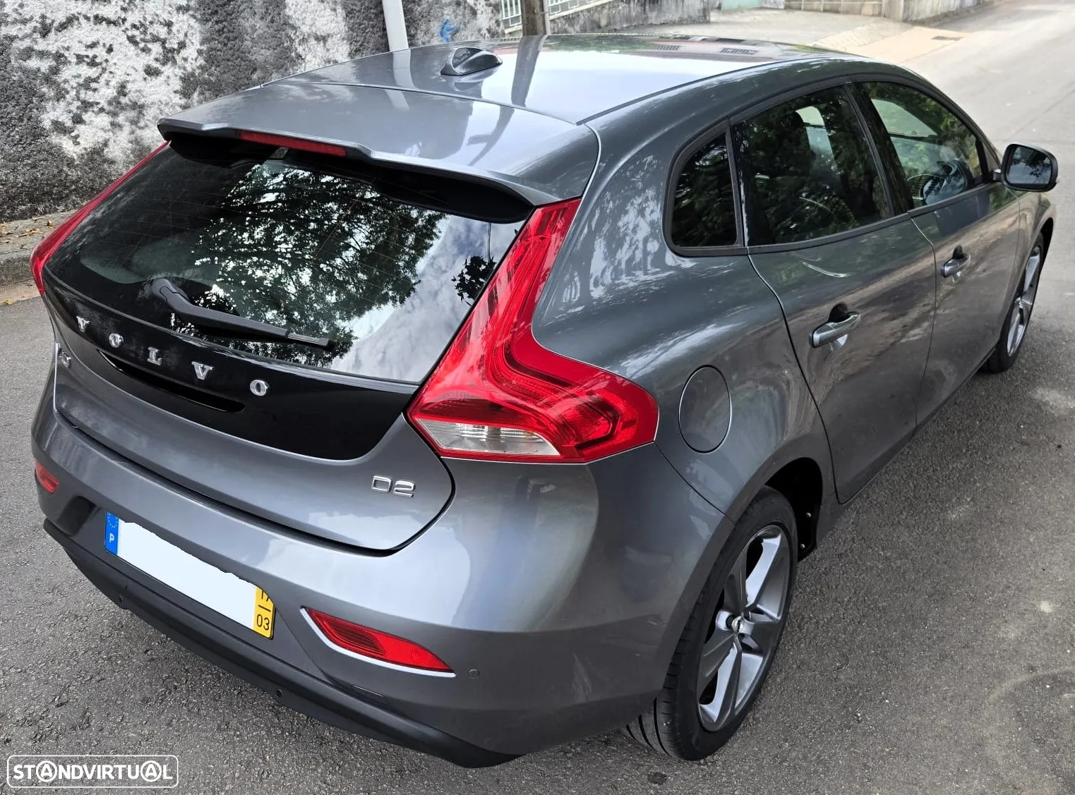 Volvo V40 2.0 D2 R-Design - 4