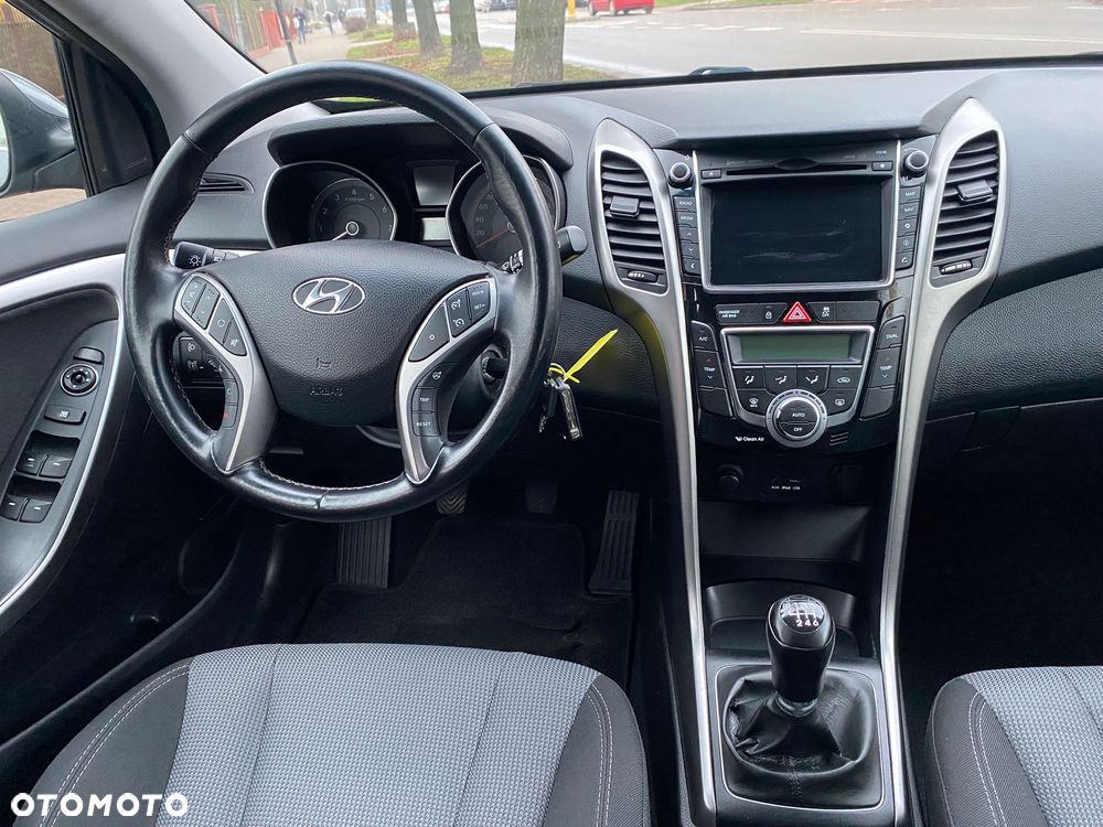 Hyundai i30 blue 1.6 GDI Trend - 11