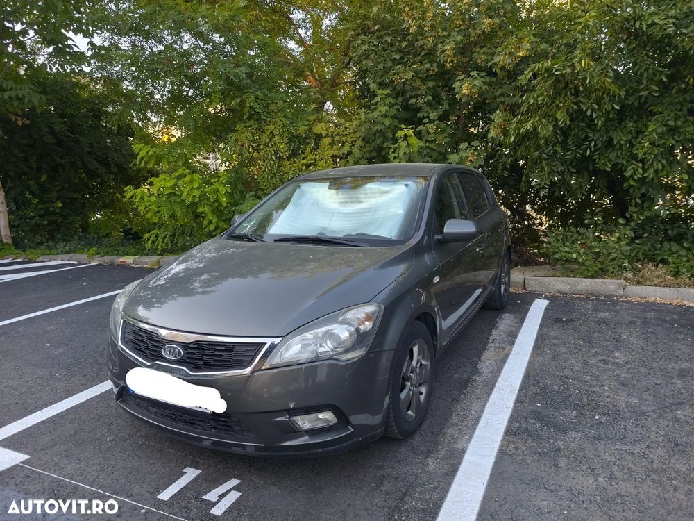 Kia Ceed 1.4 CVVT ISG Attract - 1