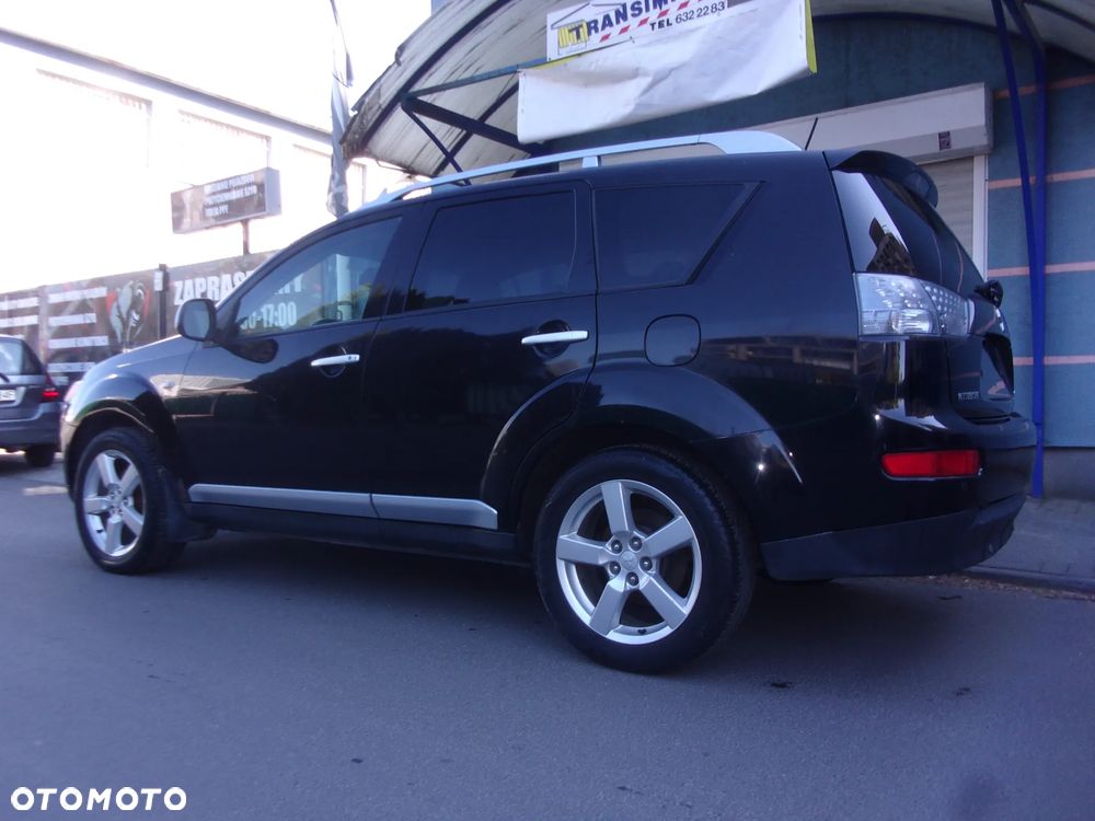 Mitsubishi Outlander - 10