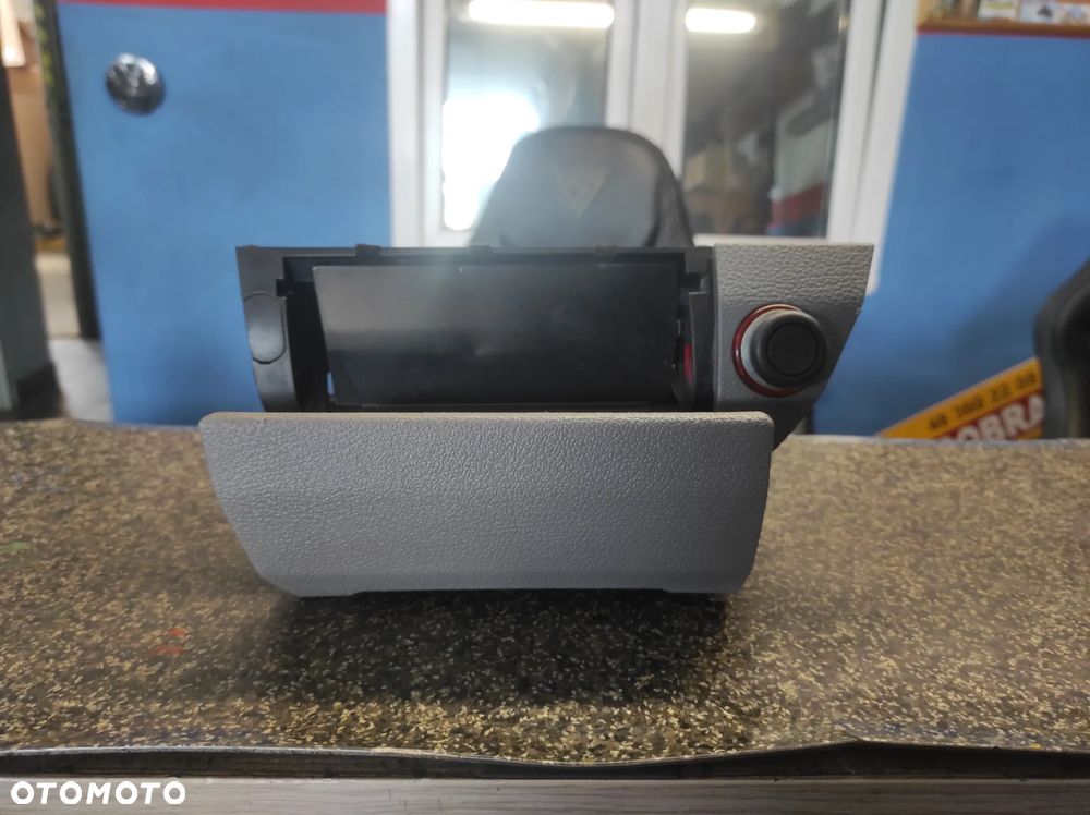 POPIELNICZKA VW TOURAN 1 03-10R 1T0857961 GNIAZDO ZAPALNICZKI WYSYŁKA !!! - 1