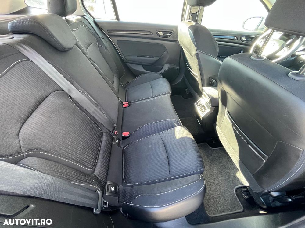 Renault Megane 1.5 dCi Dynamique Aut. - 4