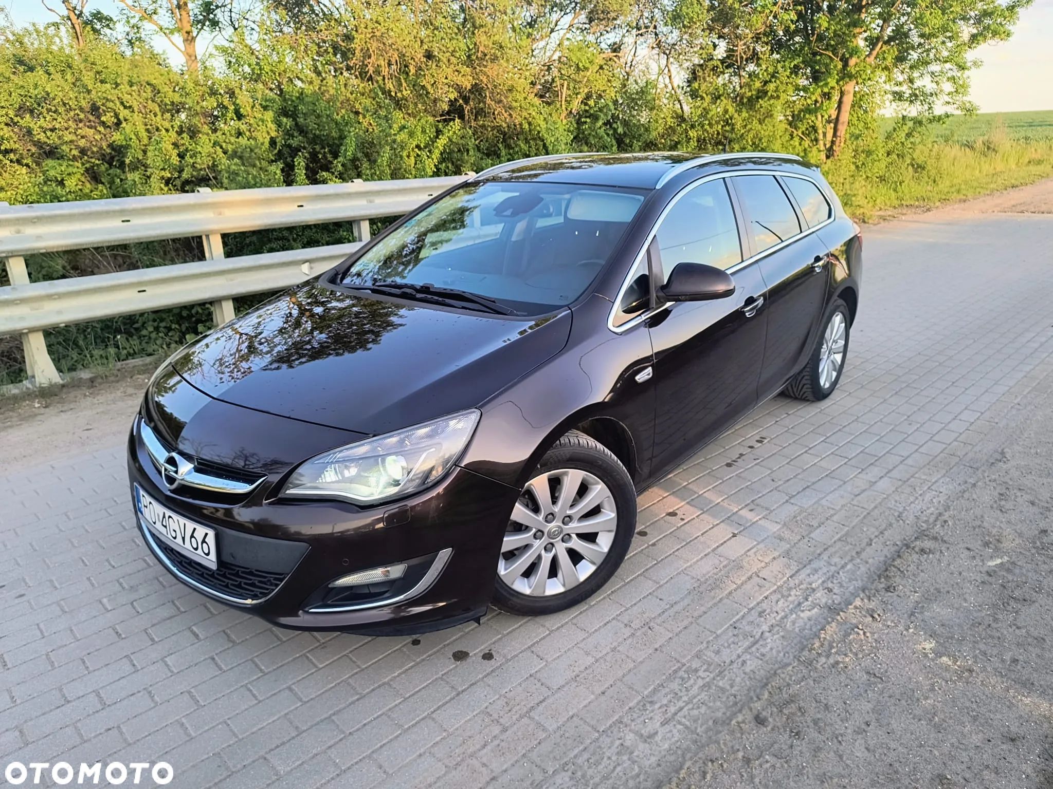 Opel Astra IV 2.0 CDTI Cosmo - 1