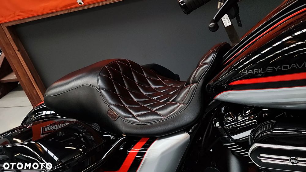 Harley-Davidson Touring Street Glide - 9