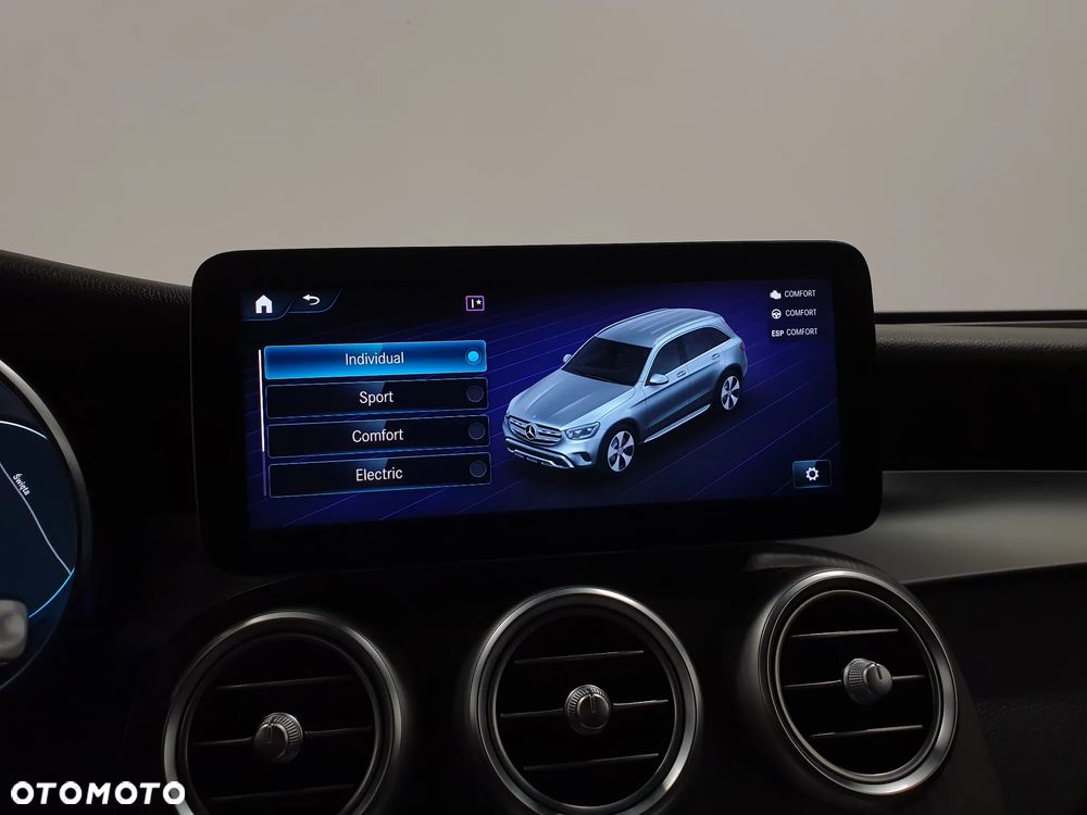 Mercedes-Benz GLC 300 de 4Matic 9G-TRONIC AMG Line Plus - 22