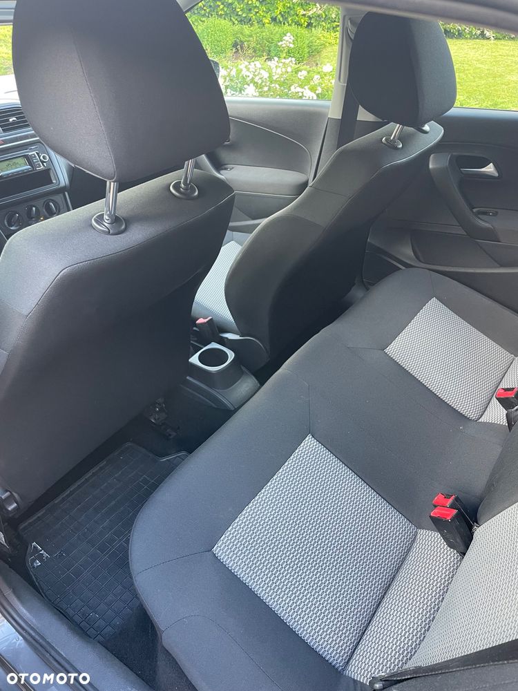 Volkswagen Polo 1.4 16V Trendline - 8