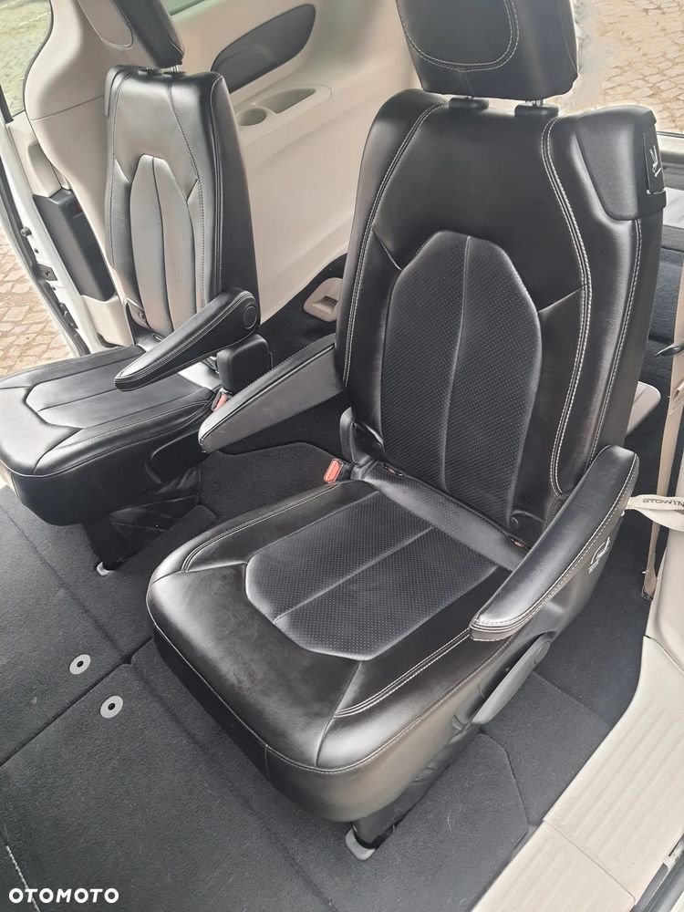 Chrysler Voyager - 13