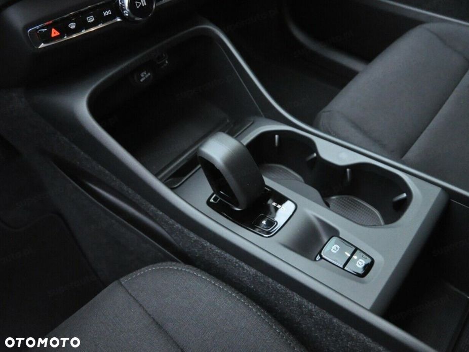 Volvo XC 40 B3 Essential - 9