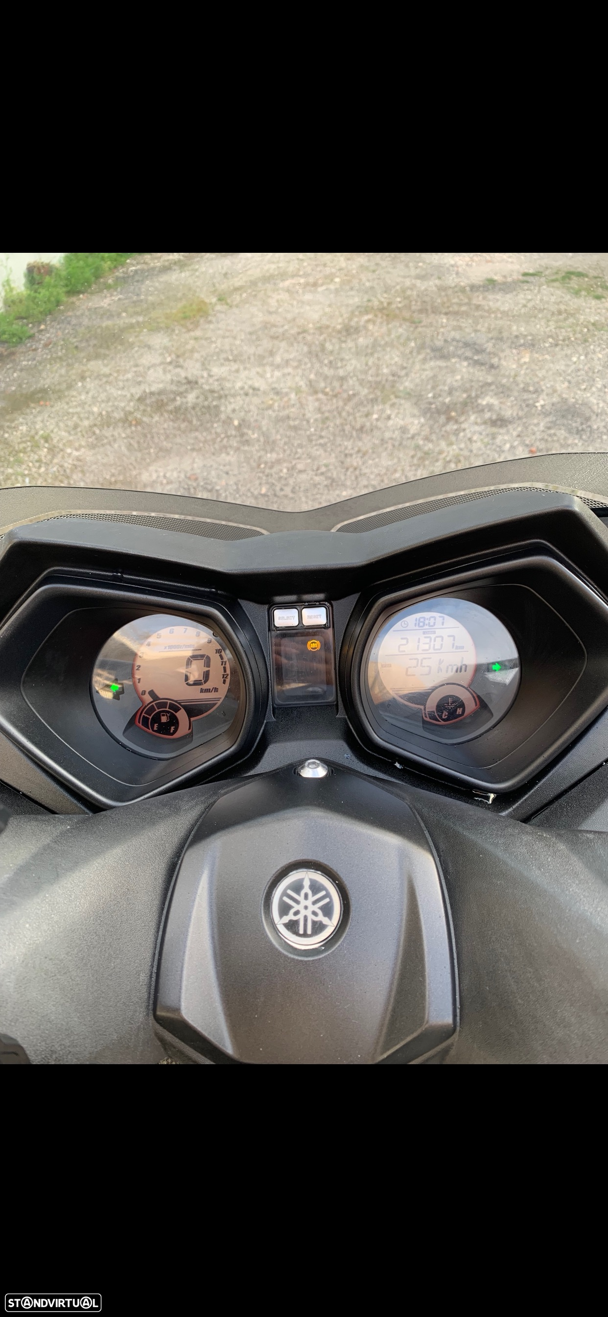 Yamaha X-Max - 9