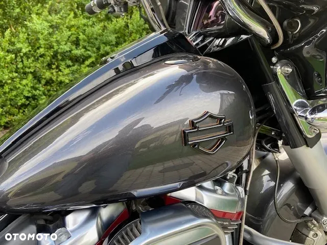 Harley-Davidson Touring Street Glide - 23