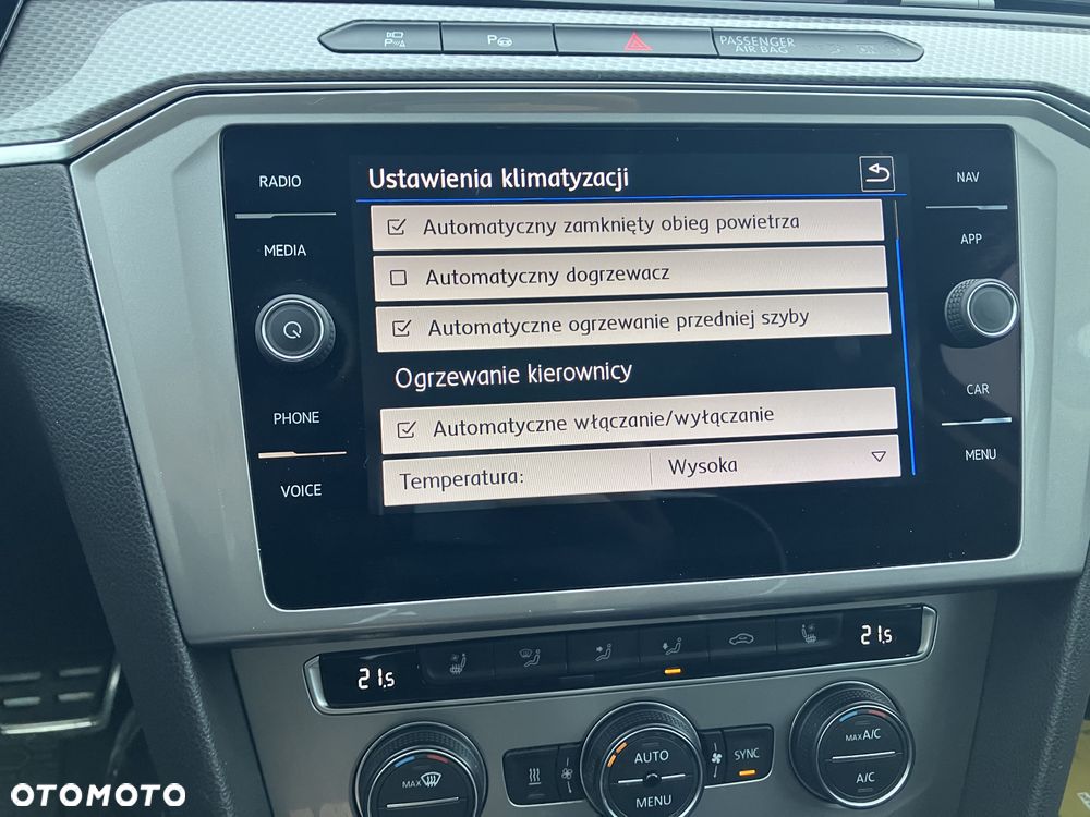 Volkswagen Passat - 11