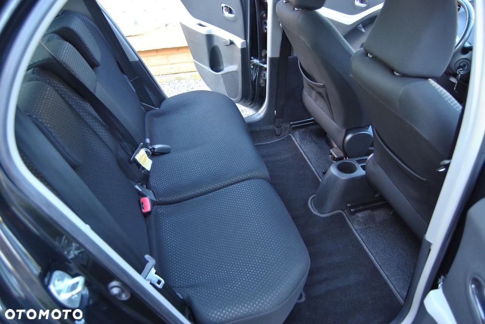 Toyota Yaris 1.33 VVT-i Executive - 27