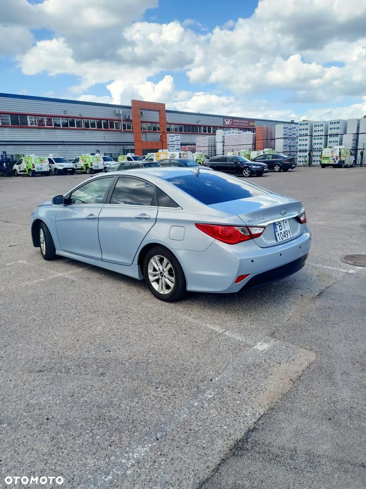 Hyundai Sonata - 3