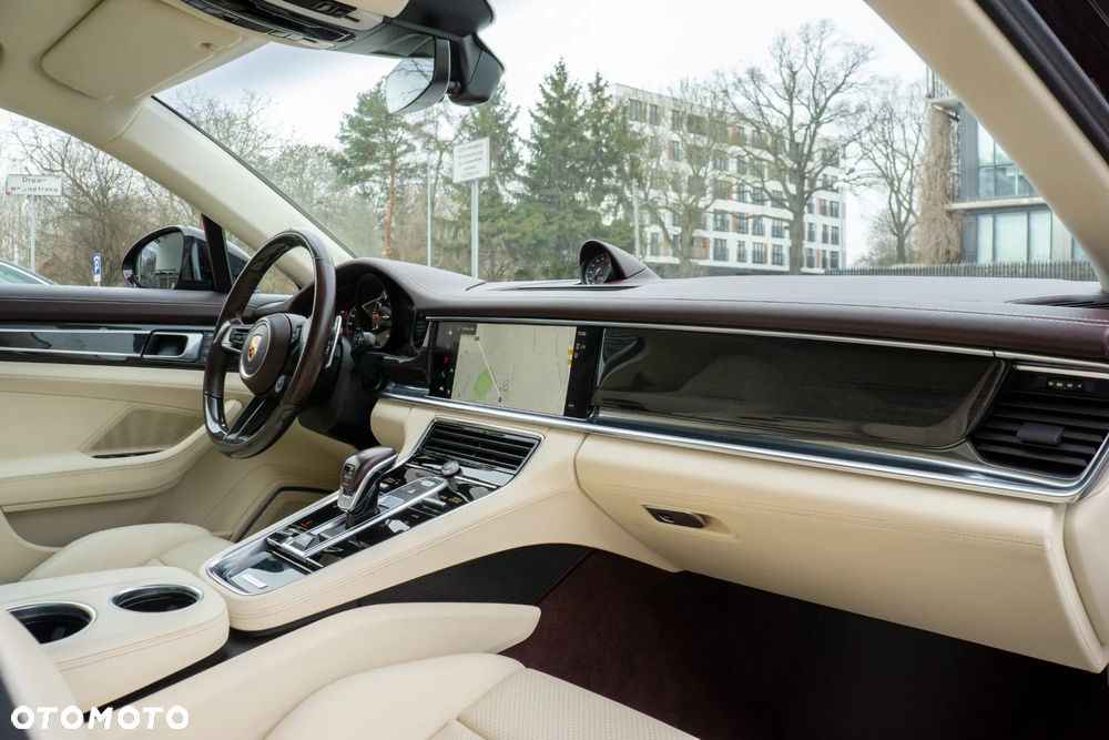 Porsche Panamera 4 Platinum Edition - 18