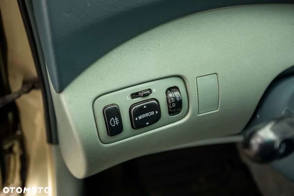 Toyota Yaris Verso 1.3 Sol - 18