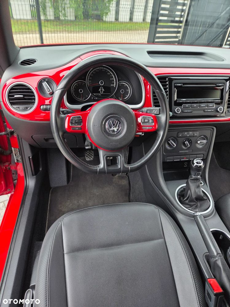 Volkswagen New Beetle - 31
