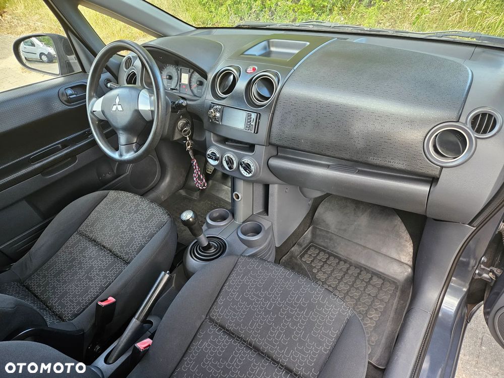 Mitsubishi Colt 1.1 Invite Edition Gold - 12