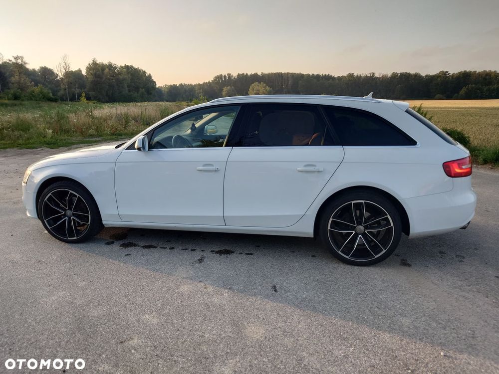 Audi A4 Avant 2014 photo 4