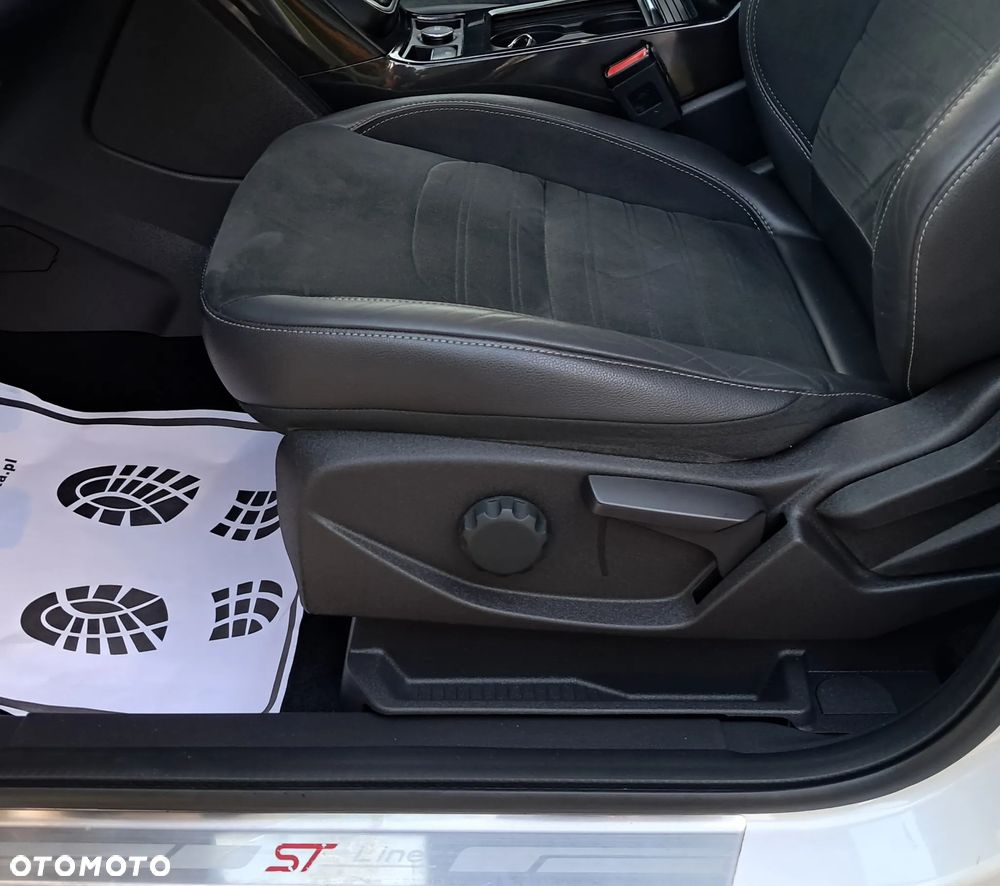 Ford Kuga 2.0 TDCi 4x4 ST-Line - 30