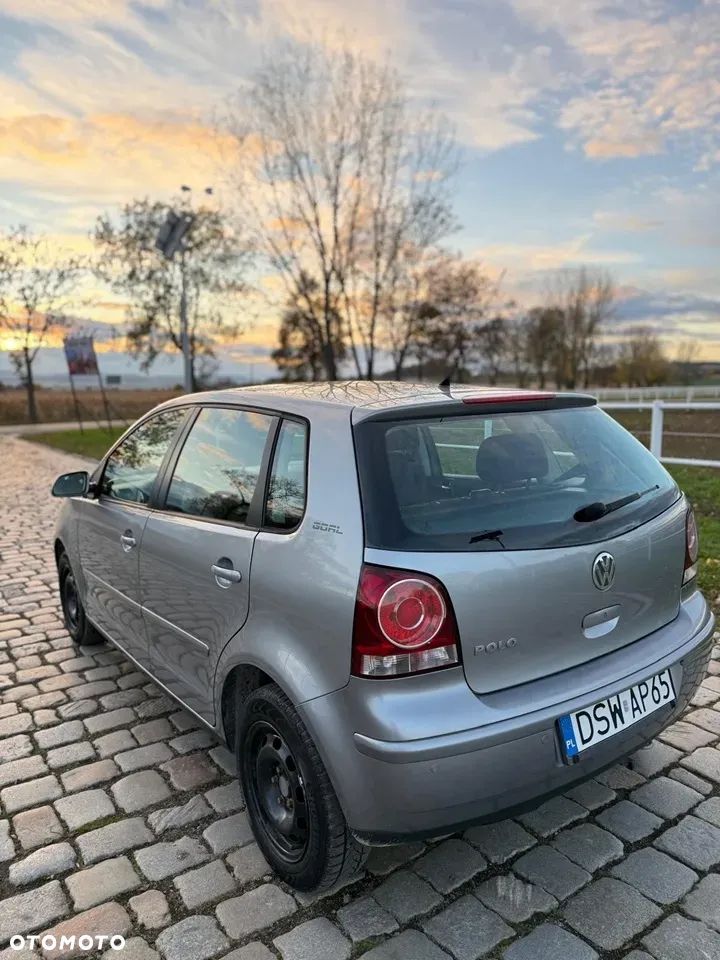 Volkswagen Polo - 2