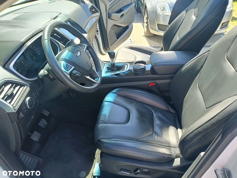 Ford Edge 2.0 TDCi 4x4 Titanium - 5