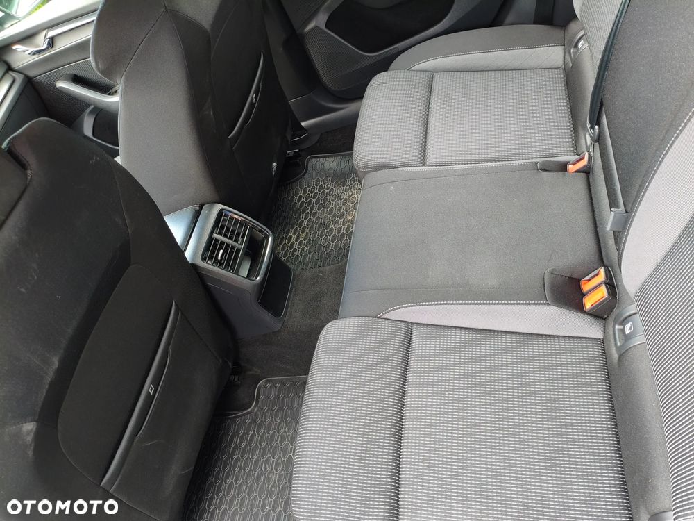 Skoda Octavia 2.0 TDI DSG Style - 23