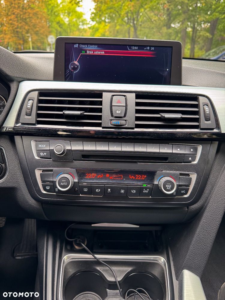 BMW Seria 3 ver-316d-sport-line-shadow - 14