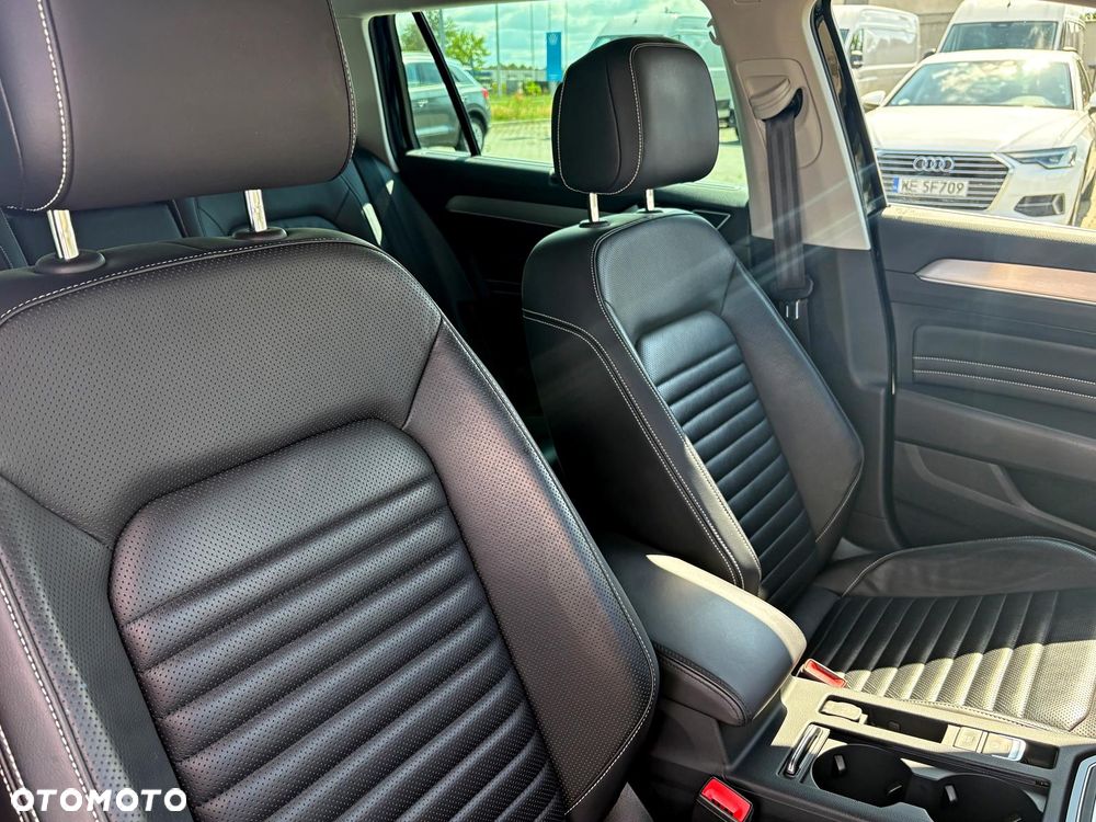 Volkswagen Passat Variant 2.0 TDI Elegance DSG - 15