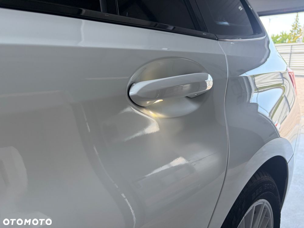 BMW Seria 3 318i Sport Line - 32